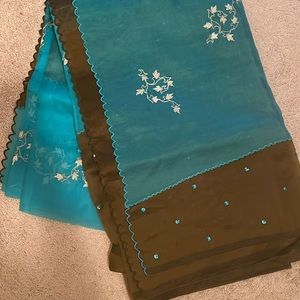 Gently used saree for sale .